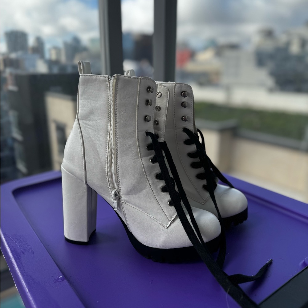 Windsor high heel white boots size 8